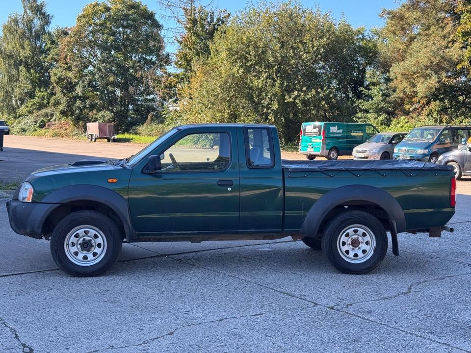 Nissan NP 300 Navara NP300 Pick-up King Cab 4X4 пробіг: 220159 рік: März 2011 Diesel потужність:133 PS коробка: Manuell ціна: 3999 - Фото 1