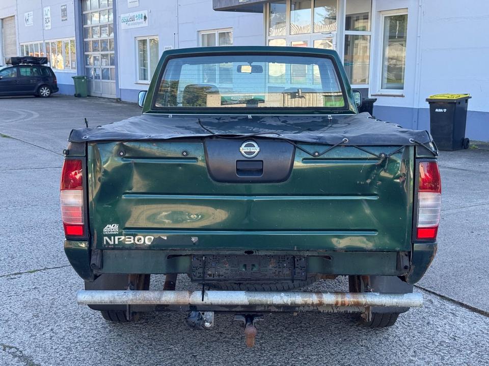 Nissan NP 300 Navara NP300 Pick-up King Cab 4X4 пробіг: 220159 рік: März 2011 Diesel потужність:133 PS коробка: Manuell ціна: 3999 - Фото 3