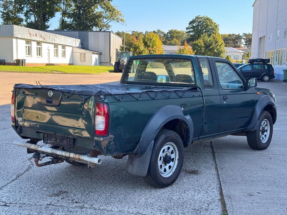 Nissan NP 300 Navara NP300 Pick-up King Cab 4X4 пробіг: 220159 рік: März 2011 Diesel потужність:133 PS коробка: Manuell ціна: 3999 - Фото 4