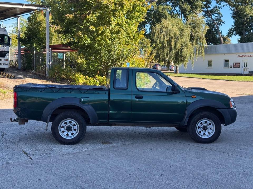 Nissan NP 300 Navara NP300 Pick-up King Cab 4X4 пробіг: 220159 рік: März 2011 Diesel потужність:133 PS коробка: Manuell ціна: 3999 - Фото 5