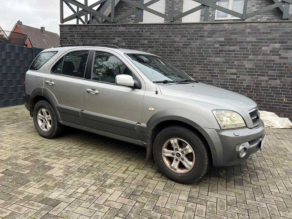 Купити дешевий джип Kia Sorento 2.5 CRDi EX EX пробіг: 325000 рік: Juni 2003 Diesel потужність:140 PS коробка: Manuell ціна: 1999