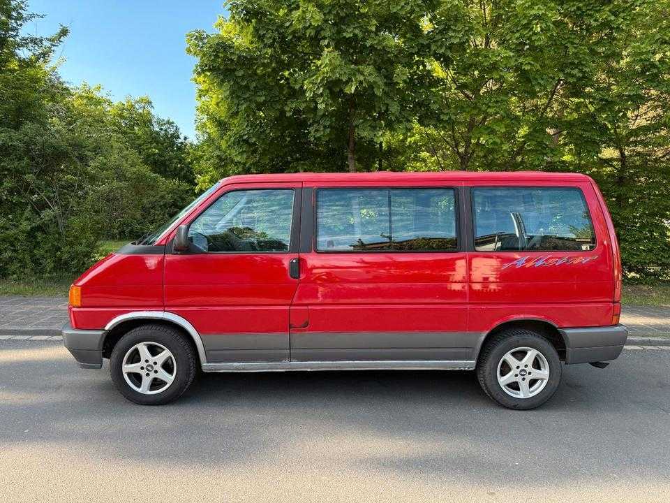 Volkswagen T4 Multivan 1.9  пробіг: 370000 рік: März 1995 Diesel потужність:68 PS коробка: Manuell ціна: 3500