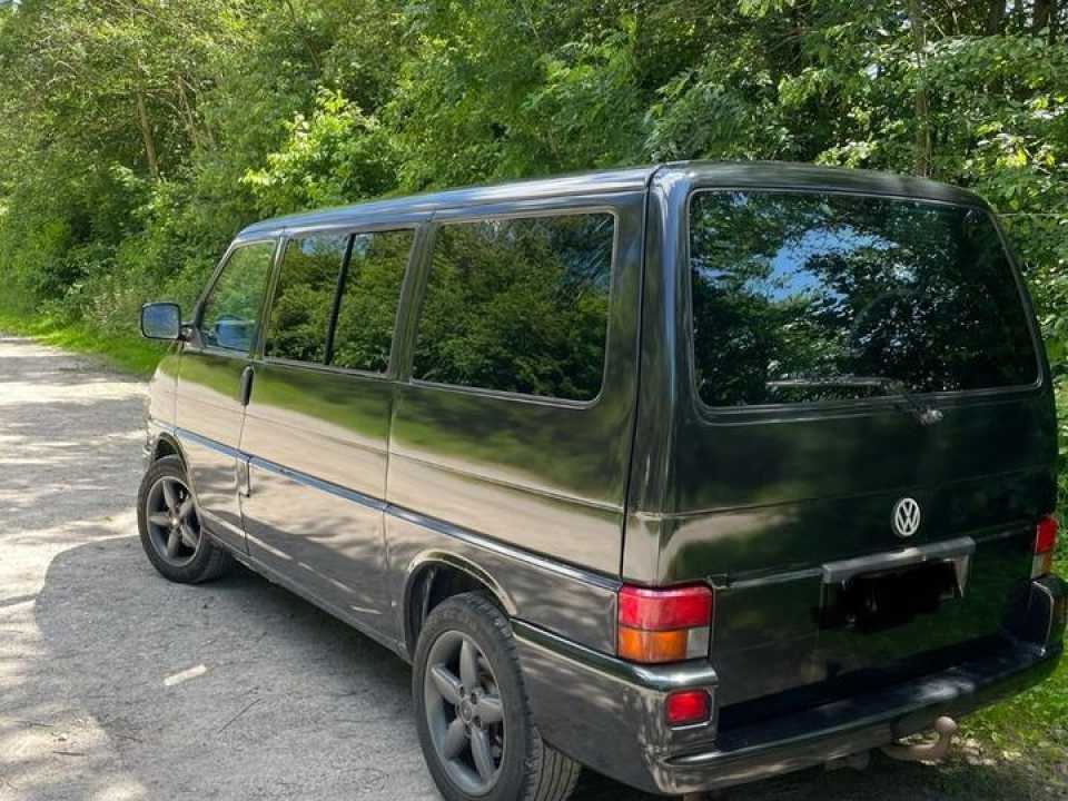 Volkswagen T4 Multivan пробіг: 344000 рік: Februar 2002 Diesel потужність:150 PS коробка: Manuell ціна: 2900