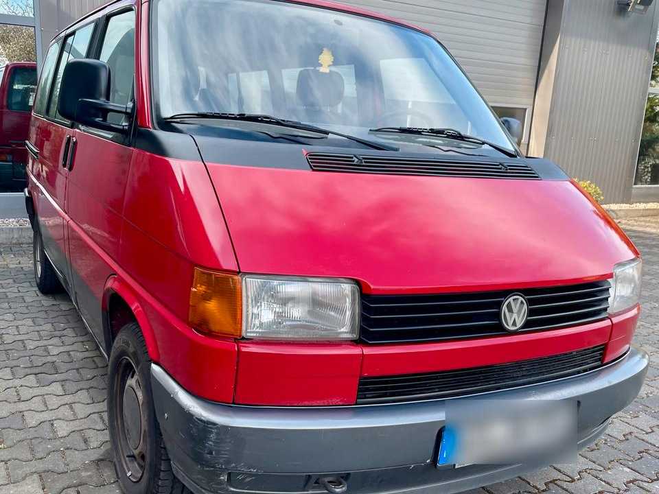 VW T4 Multivan пробіг: 299215 рік: Juli 1994 Diesel потужність:69 PS коробка: Manuell ціна: 2800