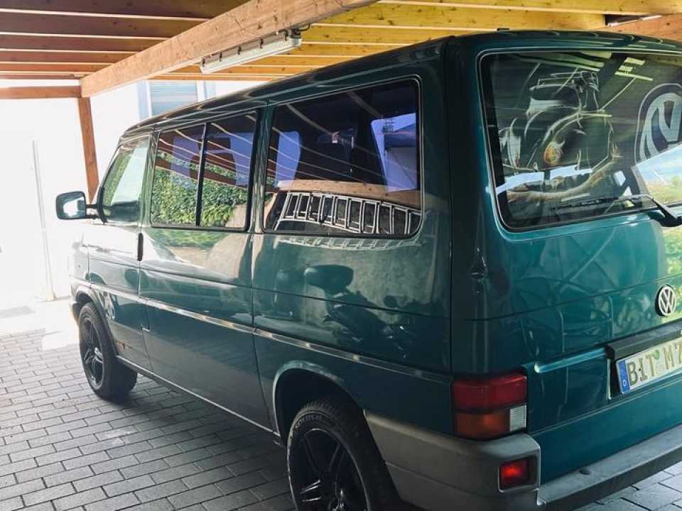 VW t4 2.4D Multivan пробіг: 400000 рік: Oktober 1994 Diesel потужність:78 PS ціна: 2999