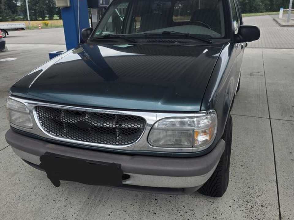 Купити вживане потужне авто з Європи Ford Explorer 4.0L V6 4x4 Bj.1995  пробіг: 240000 потужність:156 PS ціна: 2250