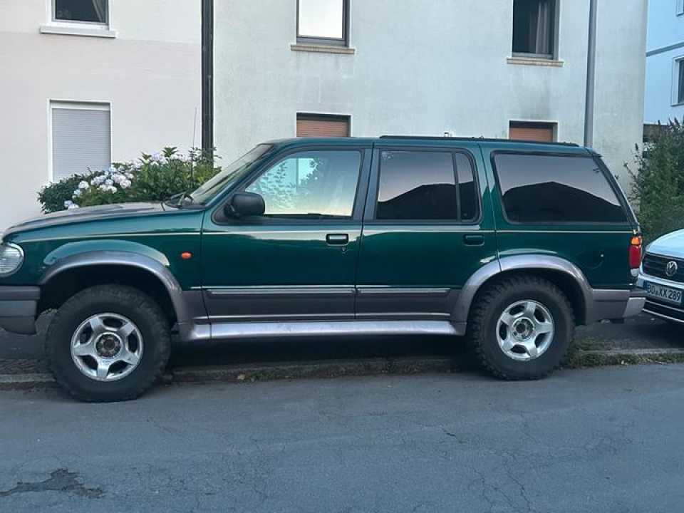 Ford Explorer 4x4 LPG TÜV 2026 пробіг: 270000 рік: Dezember 1996 Benzin потужність:160 PS коробка: Automatik ціна: 4900