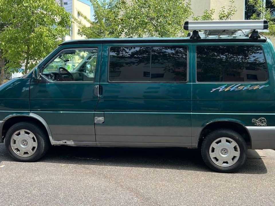 Volkswagen T4 Multivan Allstar neue Kupplung neuer Motor пробіг: 322000 рік: Juli 1997 Diesel потужність:101 PS коробка: Manuell ціна: 2999