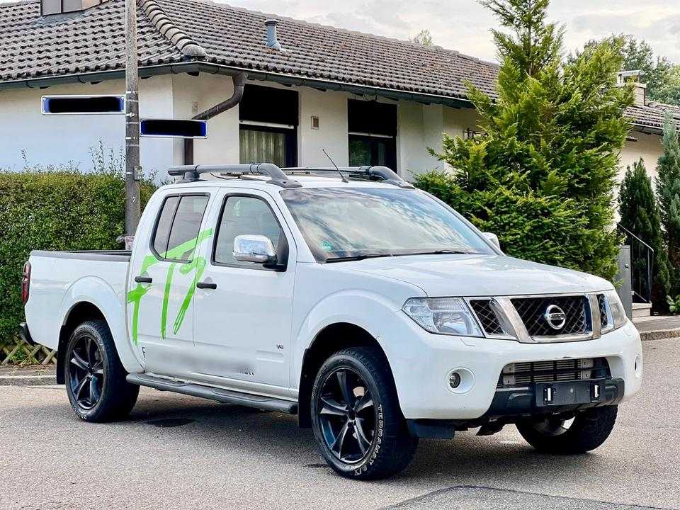 Nissan Navara 3.0l MotorRuckelt Fahrbereit пробіг: 370000 рік: April 2012 Diesel потужність:231 PS коробка: Automatik ціна: 5500