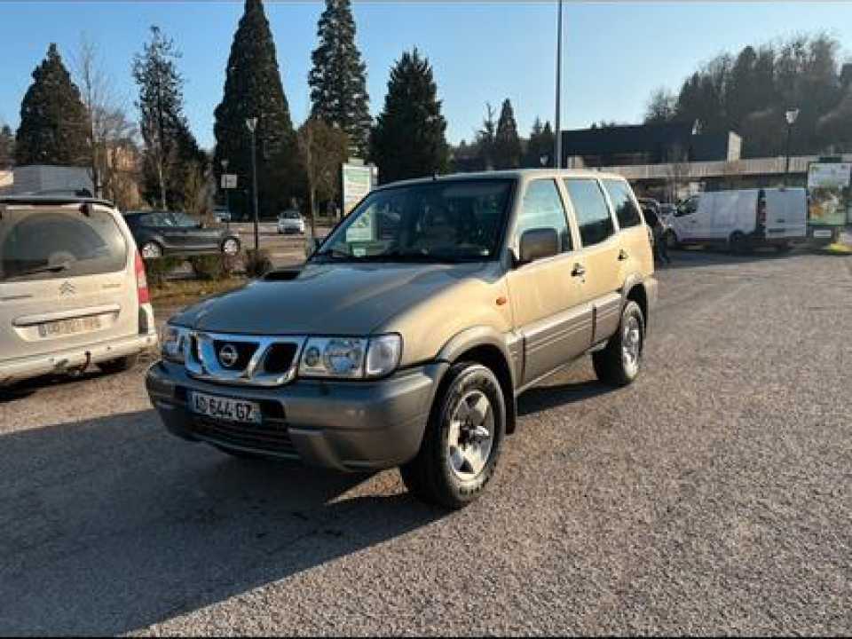 Nissan terrano 3.0 d 4x4 7 platz 154 PS пробіг: 177000 рік: Januar 2004 Diesel потужність:154 PS коробка: Manuell ціна: 4500