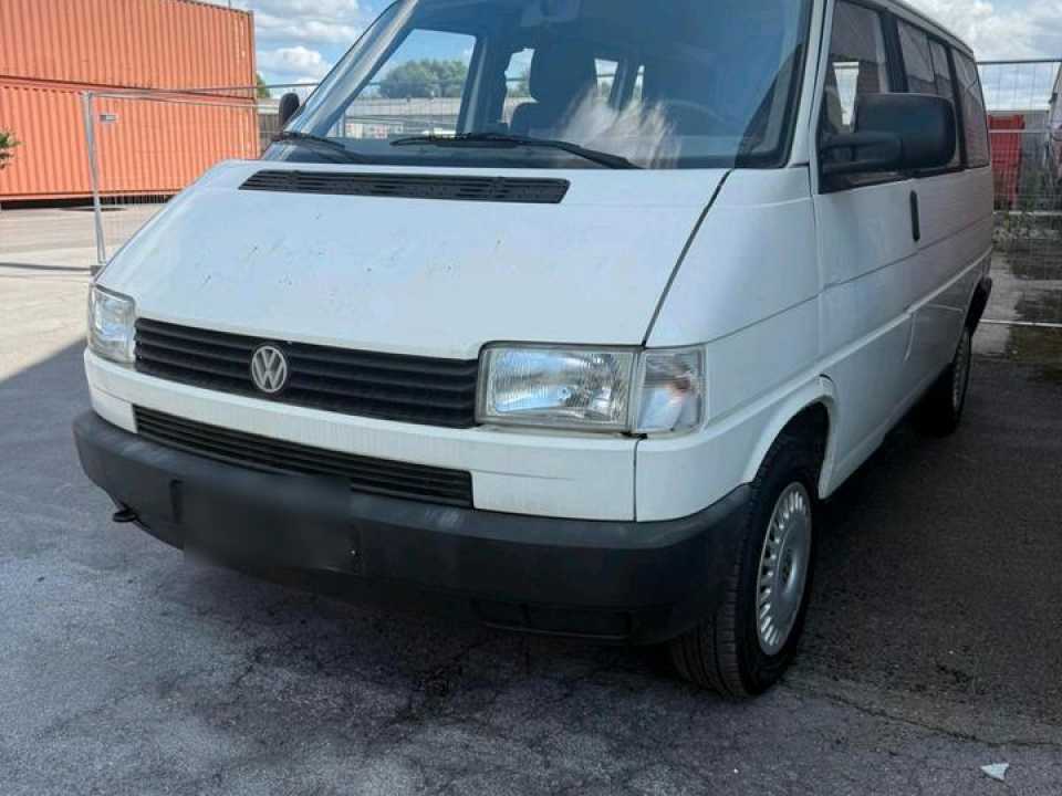 Перегнати авто з Європи Volkswagen T4 Multivan Camper 1.9 Diesel  пробіг: 276698 потужність:105 PS коробка: Manuell ціна: 2250
