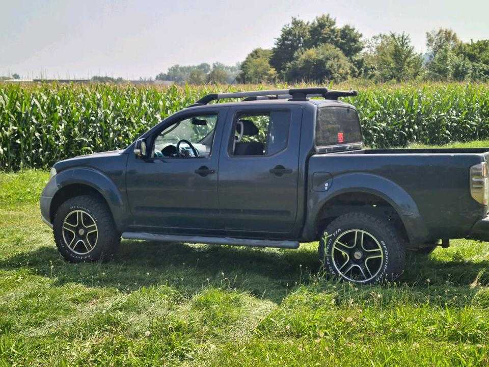 Nissan Navara D40 DOKA 3000kg AHK 4x4 PICKUP пробіг: 270000 рік: Dezember 2007 Diesel потужність:171 PS коробка: Manuell ціна: 5500