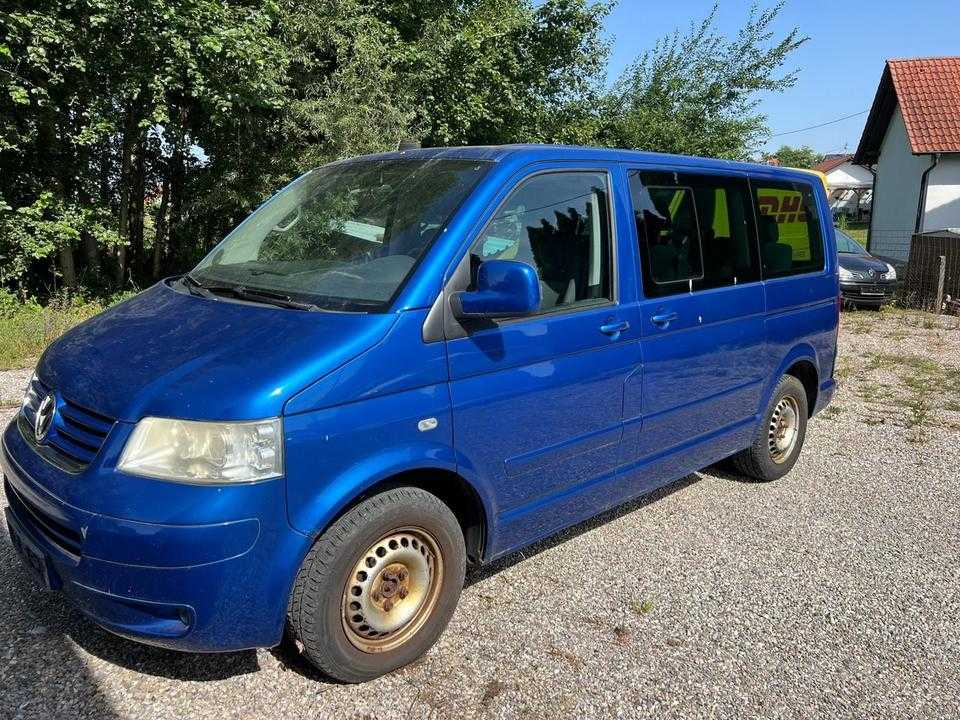 Volkswagen T5 Multivan 2.5 TDI Comfortline пробіг: 400000 рік: September 2005 Diesel потужність:131 PS коробка: Manuell ціна: 2990