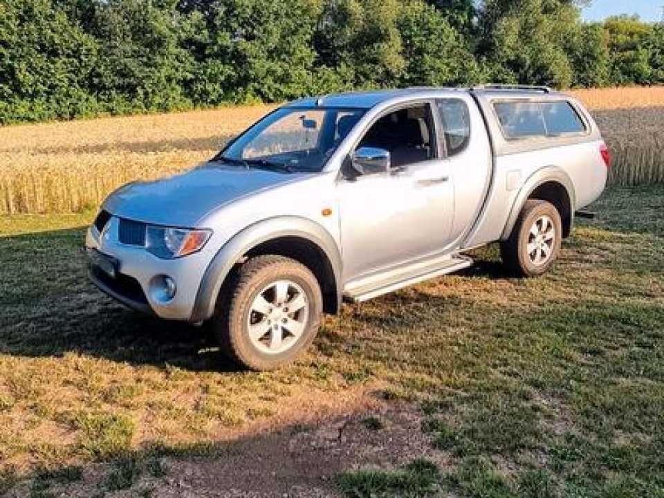 Mitsubishi L200 Pick Up 3,5T пробіг: 101222 рік: Dezember 2007 Diesel потужність:167 PS коробка: Manuell ціна: 6000