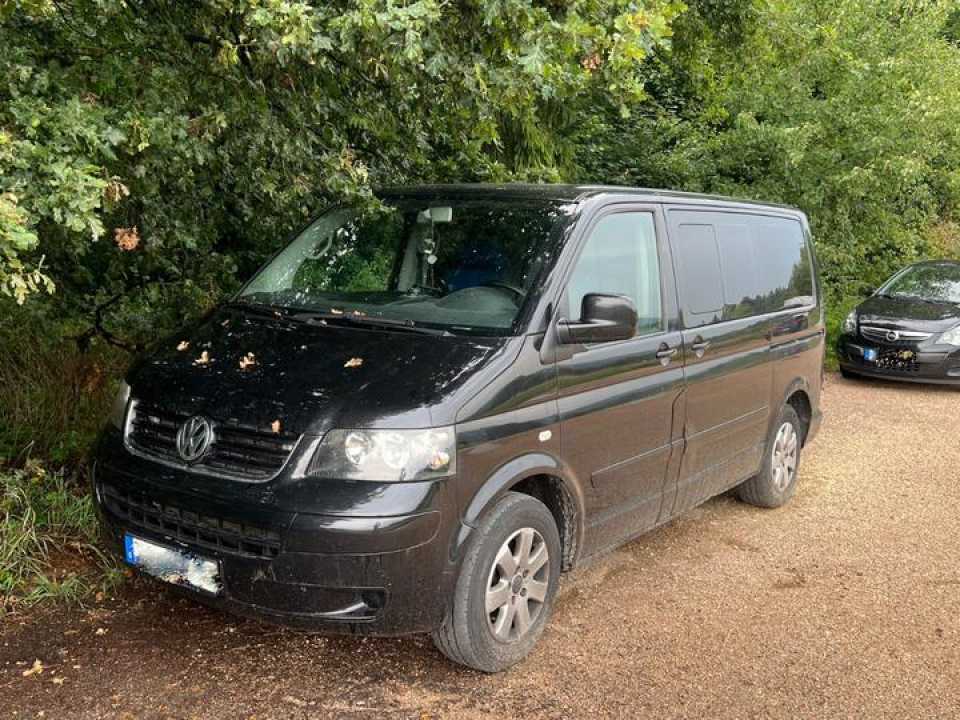 T5 Multivan 2003 Turboschaden пробіг: 398000 рік: November 2003 потужність:131 PS потужність:131 PS коробка: Manuell 