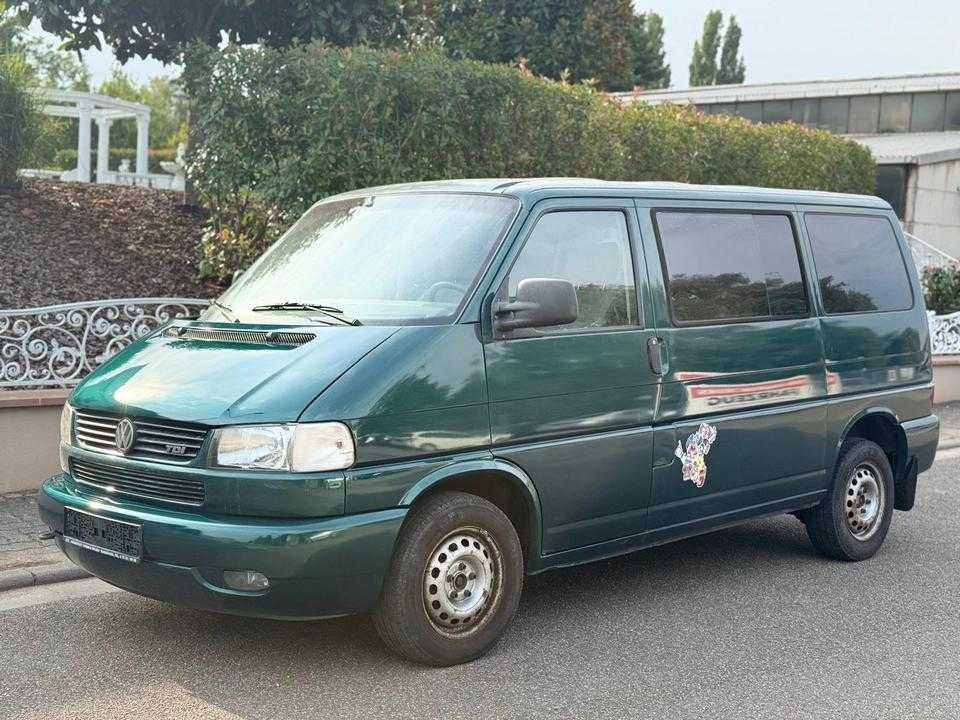 VW T4 Multivan пробіг: 365000 рік: März 1996 Diesel потужність:102 PS коробка: Manuell ціна: 2900