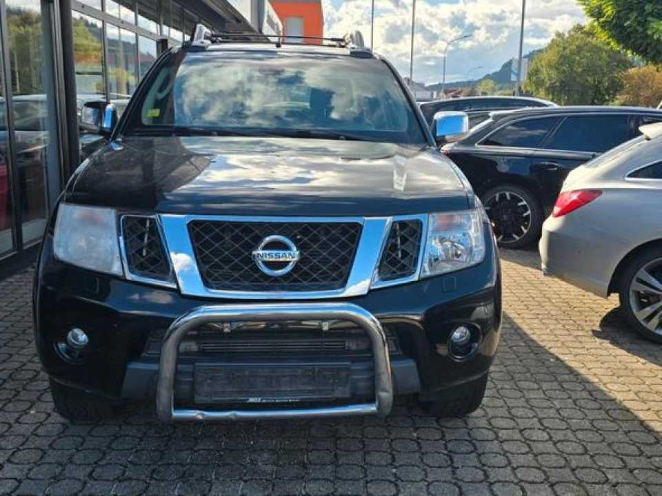Nissan Navara Pickup Double Cab LE V6 4X4 пробіг: 175500 рік: Juli 2012 Diesel потужність:231 PS коробка: Automatik ціна: 5500