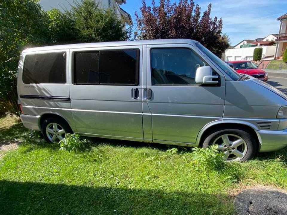 Volkswagen T4 Multivan пробіг: 200000 рік: März 2001 Diesel потужність:151 PS коробка: Manuell ціна: 3500