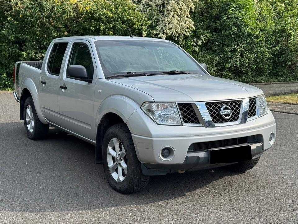 Nissan Navara 2.5DCI 4x4 пробіг: 146000 рік: Februar 2007 Diesel потужність:171 PS коробка: Manuell ціна: 4750