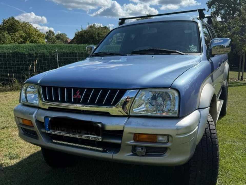 Mitsubishi L 200 Pickup BENZIN пробіг: 57500 рік: März 2001 Benzin потужність:130 PS коробка: Manuell Februar 2026 ціна: 5500