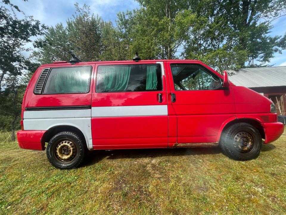 Volkswagen T4 Multivan пробіг: 383600 рік: Oktober 1998 Diesel потужність:102 PS коробка: Manuell ціна: 3300