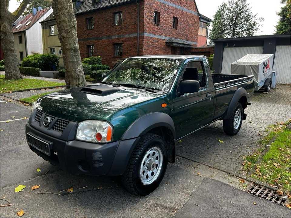 Nissan NP300 King Cab  4x4 4WD Navara Pick-UP Einwandfrei пробіг: 223000 Unbeschädigtes Fahrzeug рік: März 2009 Diesel потужність:132 PS коробка: Manuell ціна: 4750